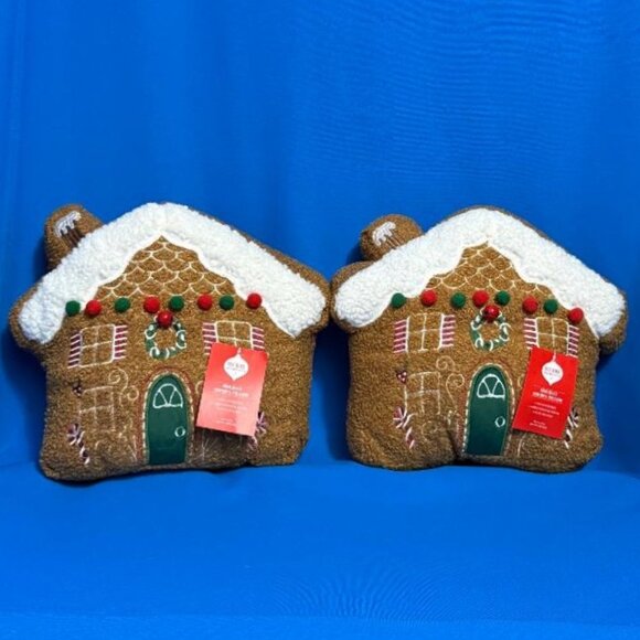 NEW SET OF 2 SHERPA GINGERBREAD HOUSE DECORATIVE HOLIDAY / CHRISTMAS PILLOWS NWT - Picture 13 of 13